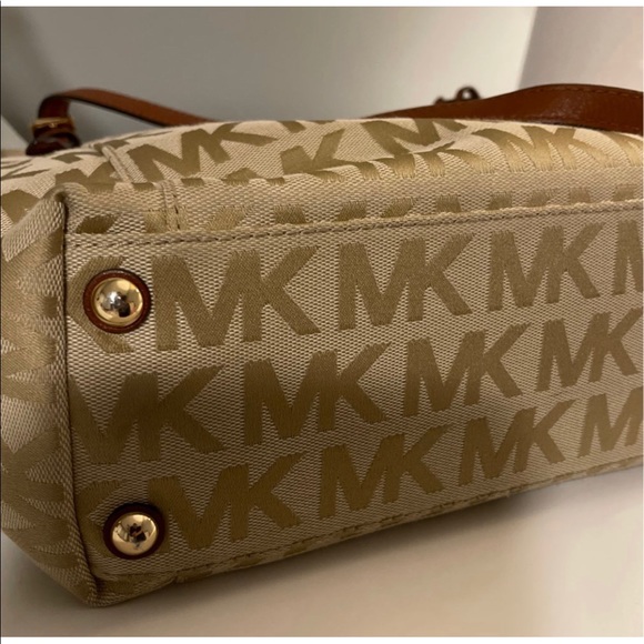 MICHAEL KORS Signature Logo Tote Handbag Mocha/Tan - Picture 3 of 8